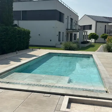 Oasis Apartment
