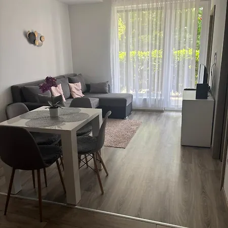 Oasis Apartment