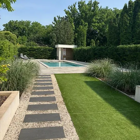 Oasis アパート ハイデゥソボスロー